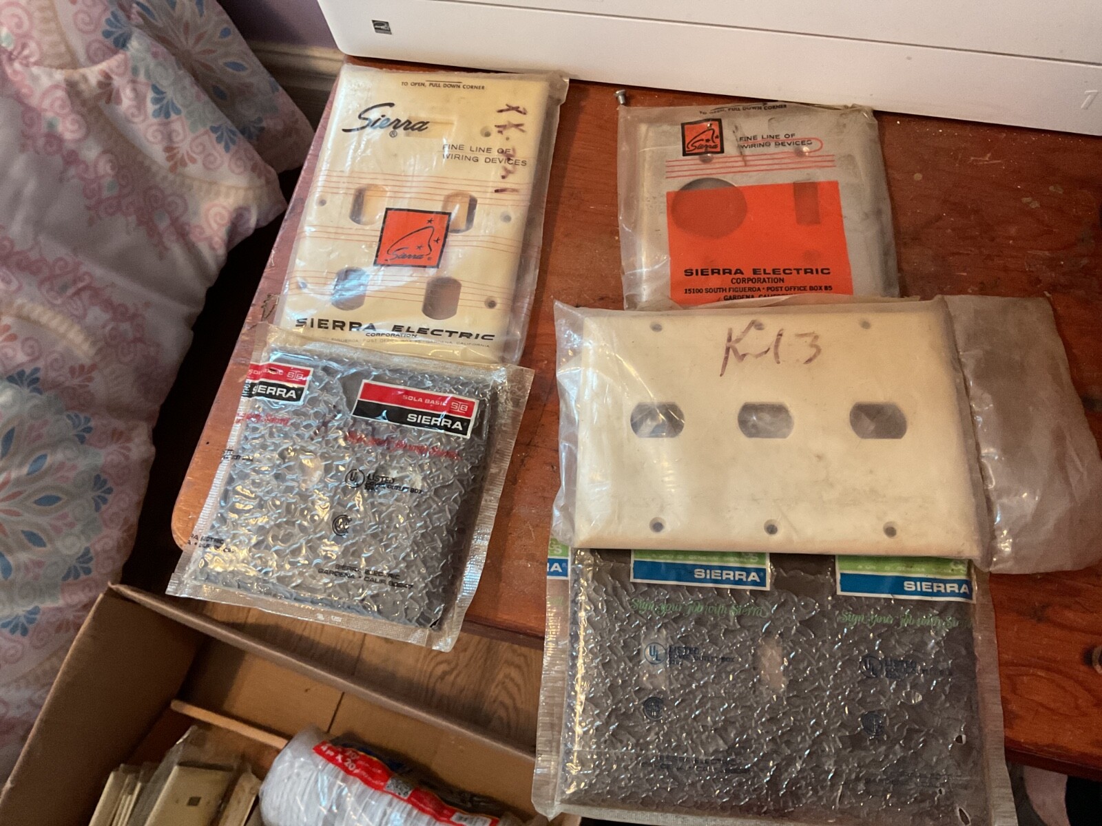 Vintage misc sierra wall plates total of 5 see pic (SS-1220)