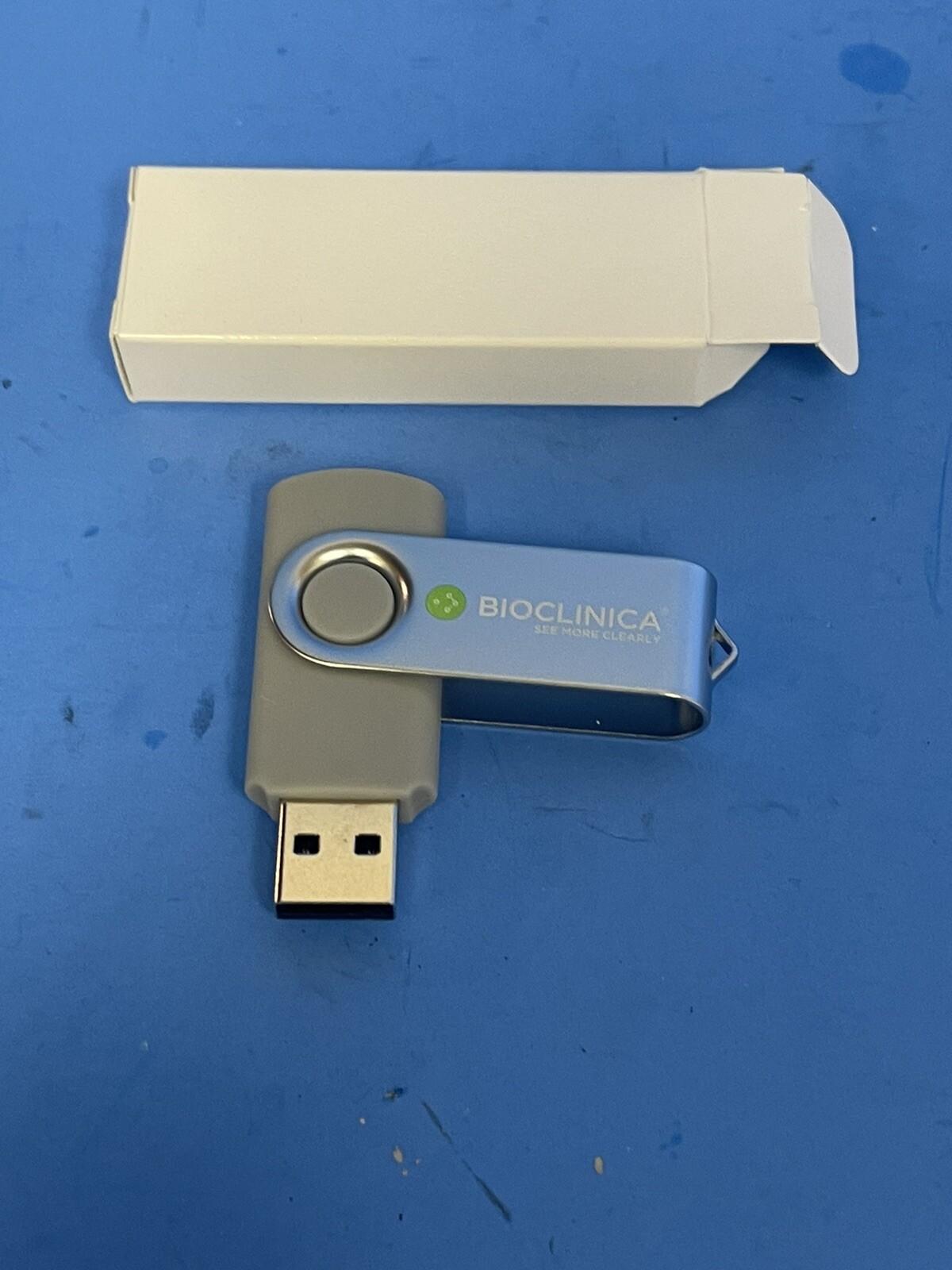 USB FLASH DRIVE 4GB
