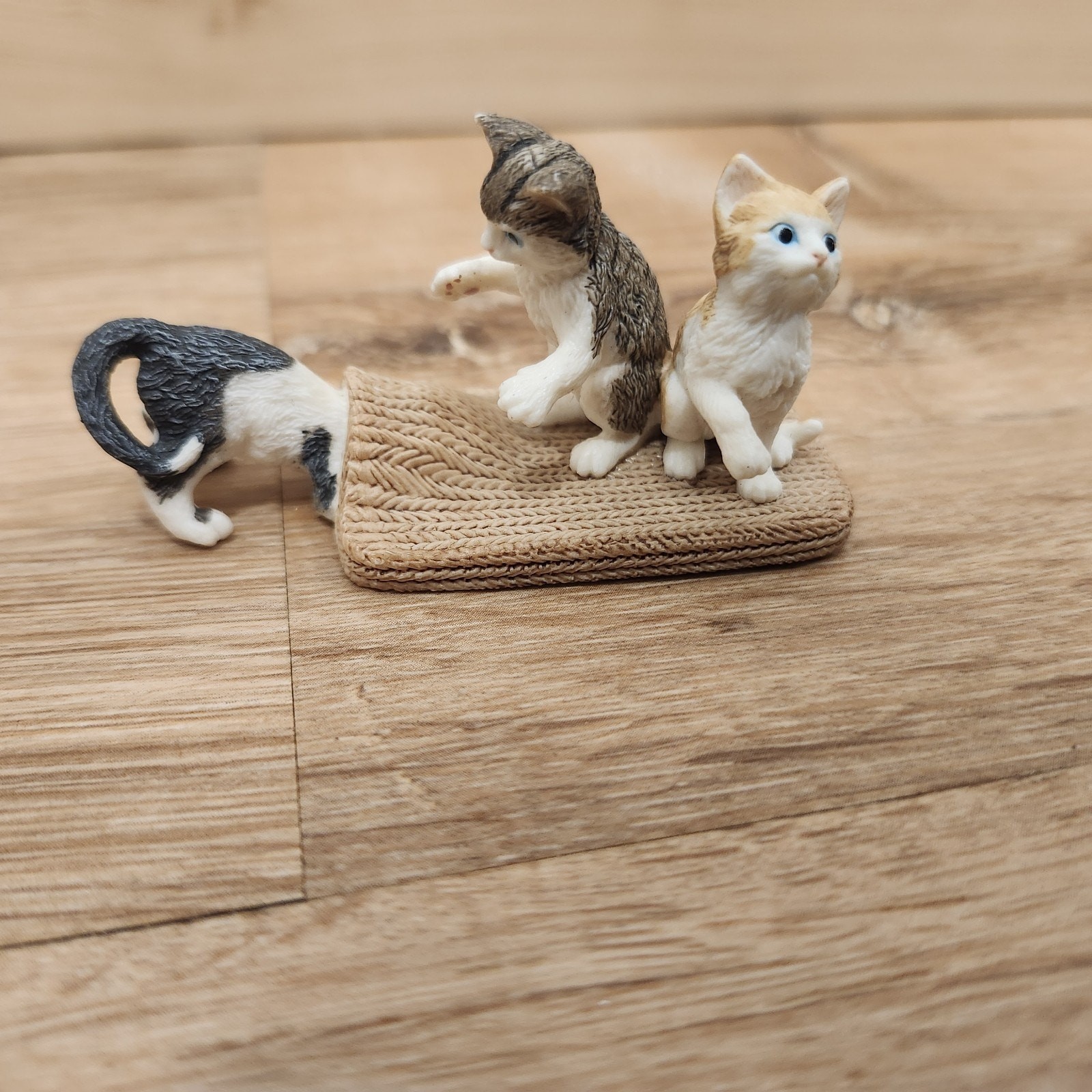Vintage Schleich Three Playful Kittens On Woven Mat 3" Long Resin Figurine
