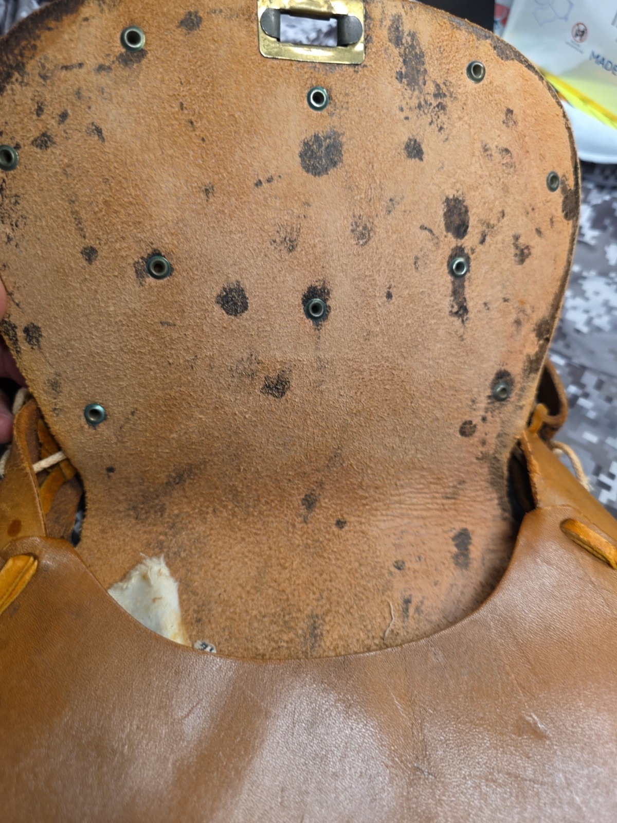 BLACK POWDER MUZZLELOADER POSSIBLES BAG LEATHER WALL HANGER SEE DESCRIPTION