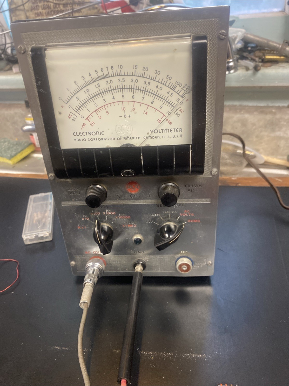 REFURBISHED  VTG RCA ANALOGUE Voltohmyst Type 195A , With 1 Probe