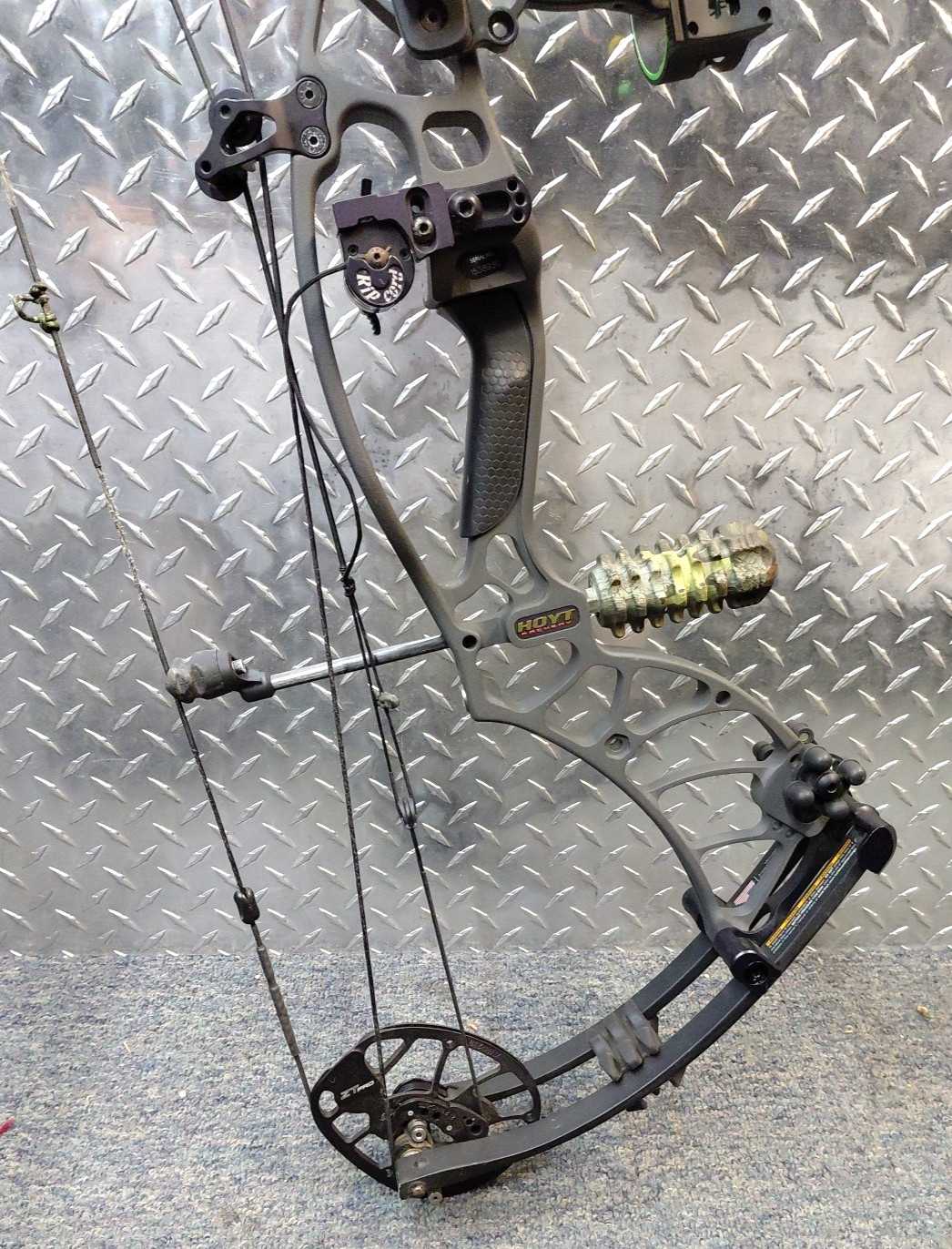 Hoyt Helix Ultra,Right Handed, W/SIGHT & QUIVER - FREE SHIPPING