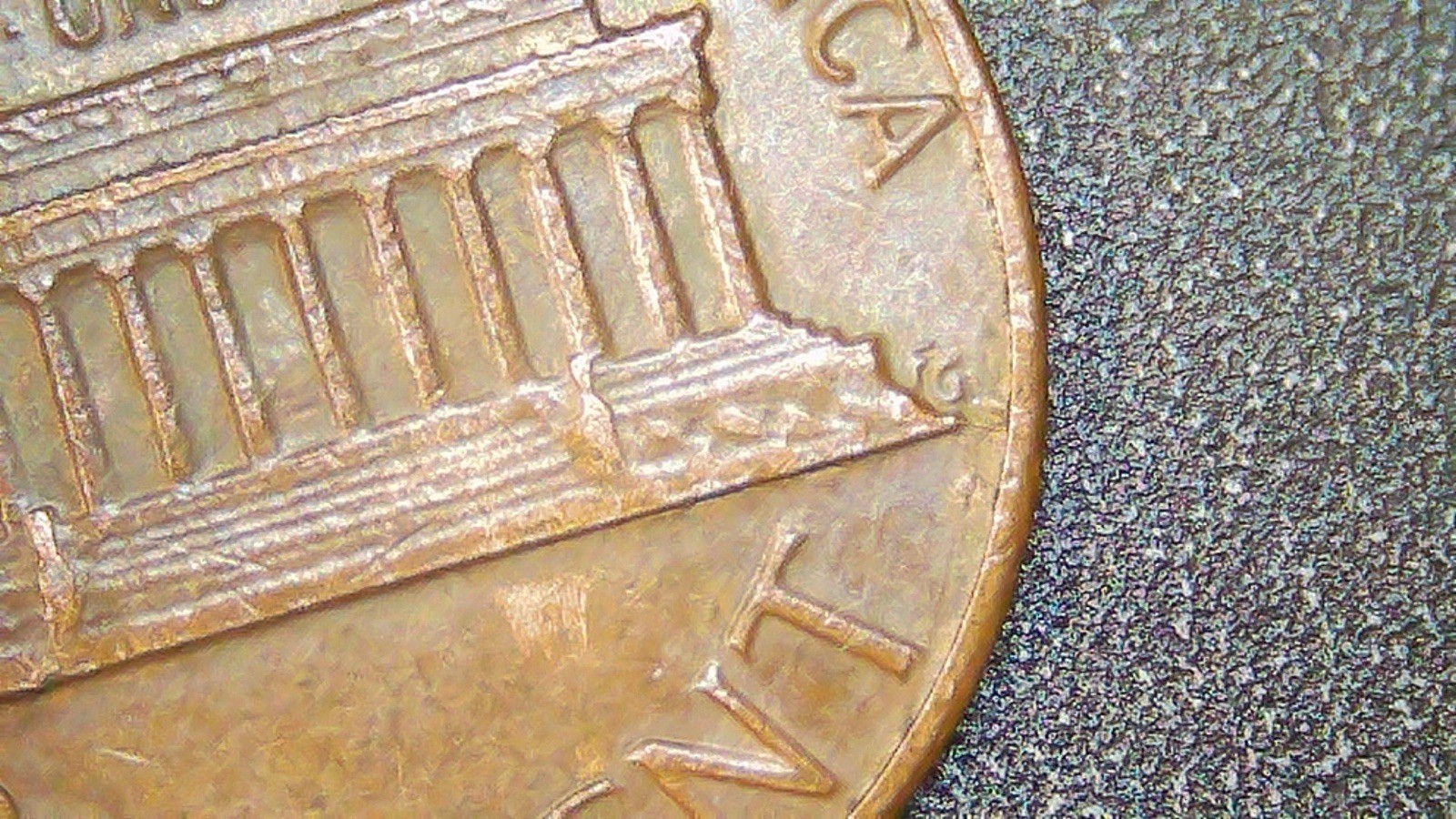 1985 P Lincoln Cent, Cracked Die On The Reverse.