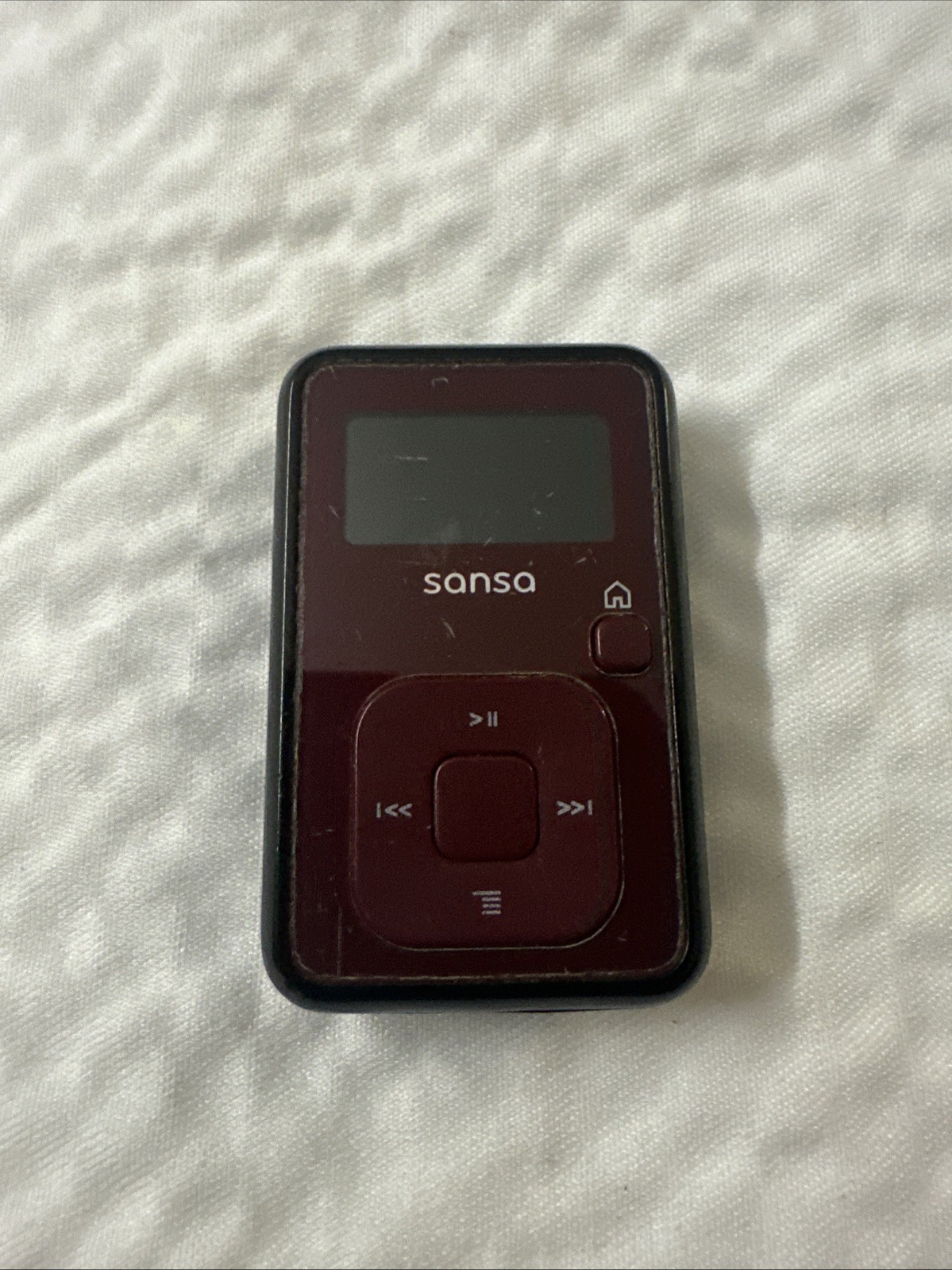Sandisk Red Sansa Clip+ Clip Plus 4GB MP3 Player BUNDLE - Tested w/ USB Cable