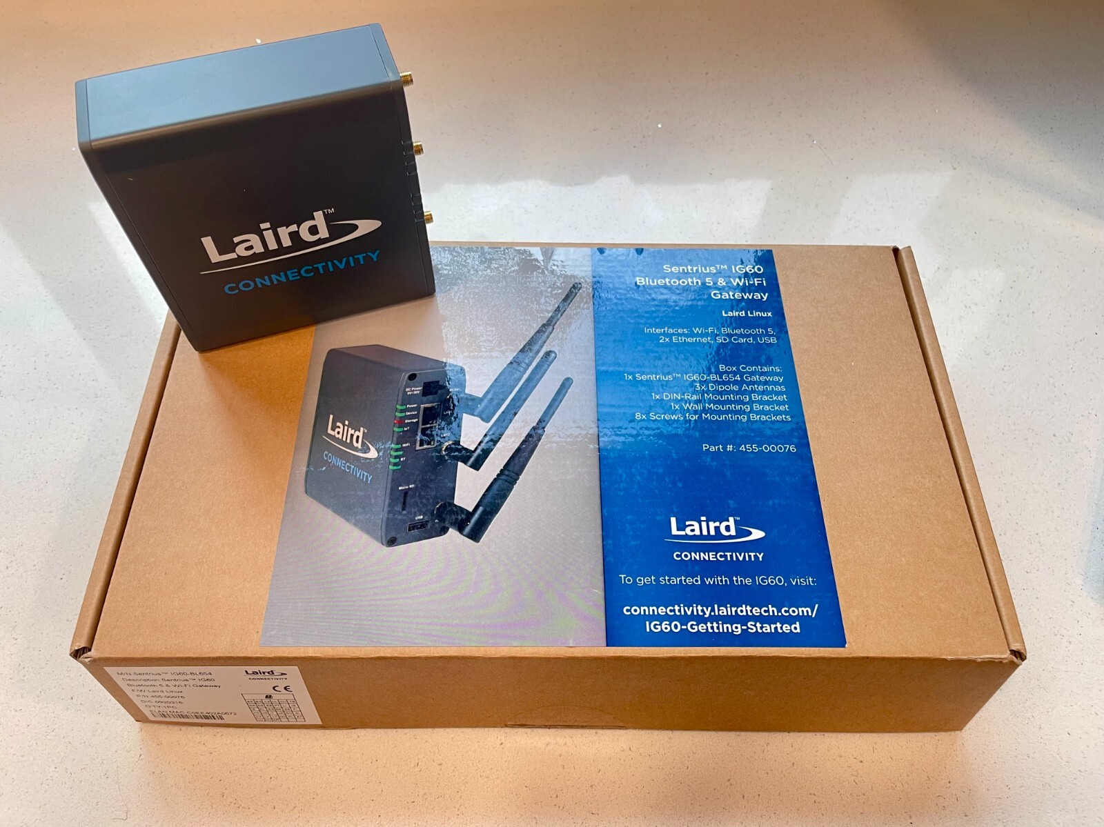 Ezurio/Laird Sentrius IG60 Gateway Bluetooth 5 & Wi-Fi Gateway + Power Supply