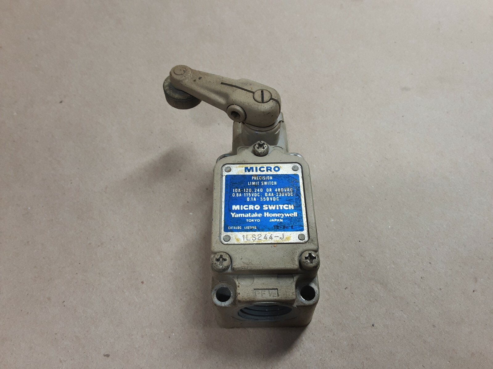 YAMATAKE Precision Limit Switch 1LS244-J *FREE SHIPPING* #1001J49