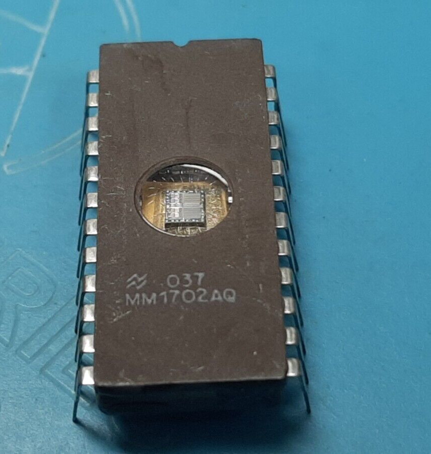 MM1702AQ National  OTP ROM, 256X8, MOS, CDIP24 IC