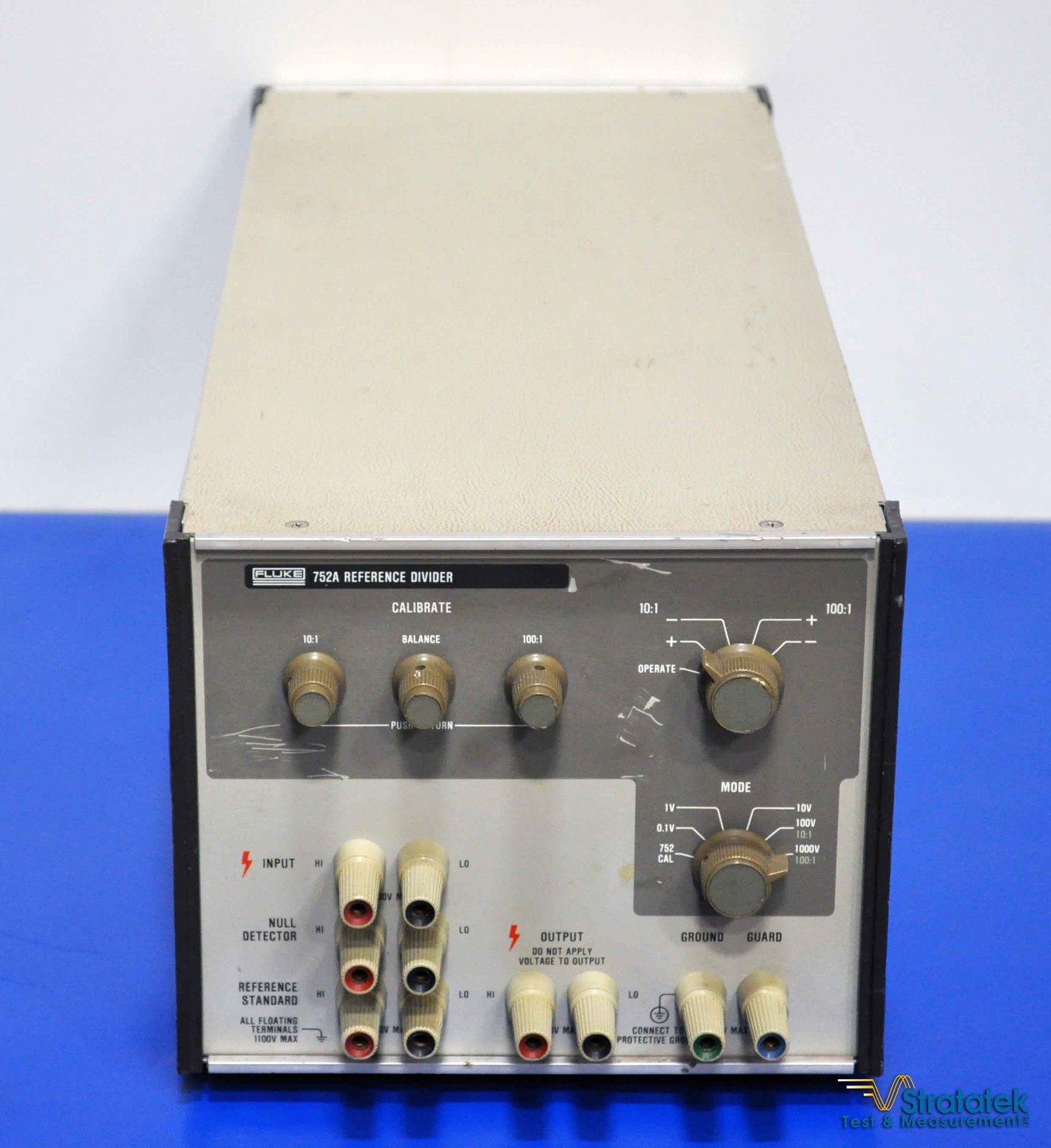 Fluke 752A Reference Divider 10:1 (±0.2 ppm) and 100:1 (±0.5 ppm) Calibration