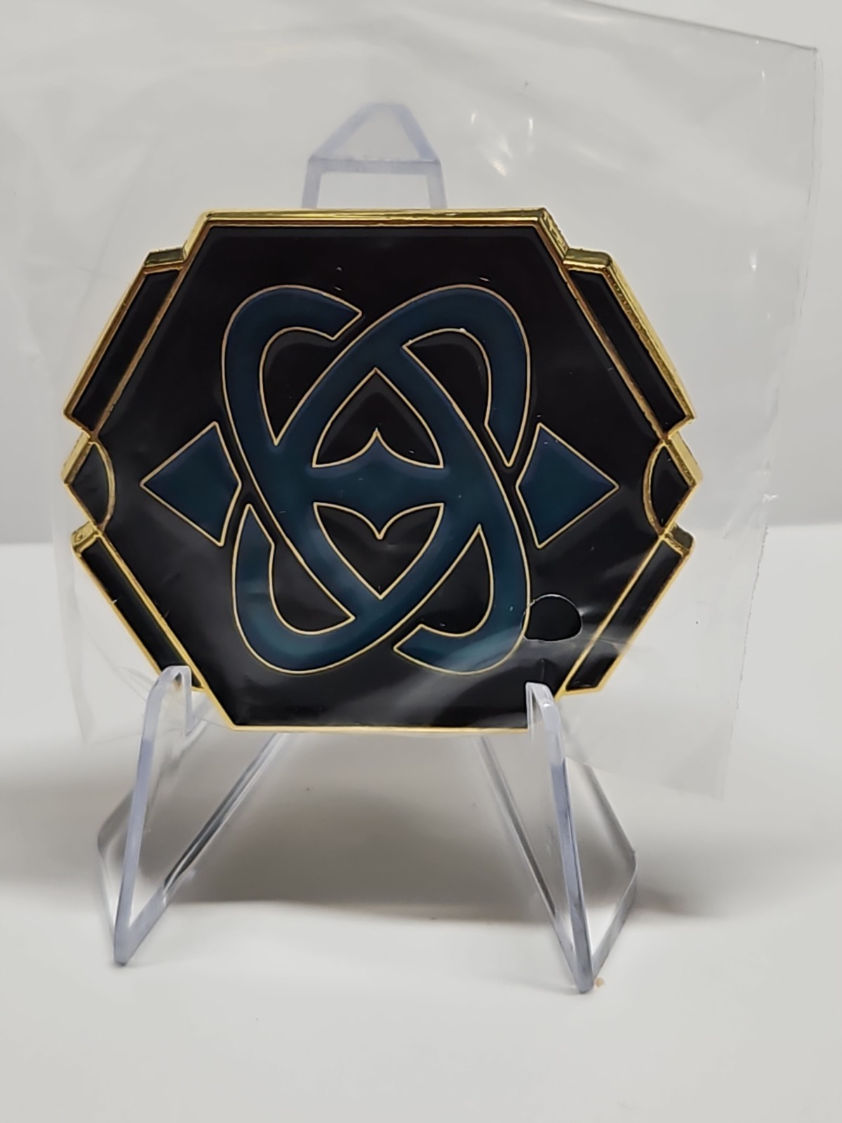 Disney Lorcana Sapphire Ink Winterspell League Promo Pin Brand New