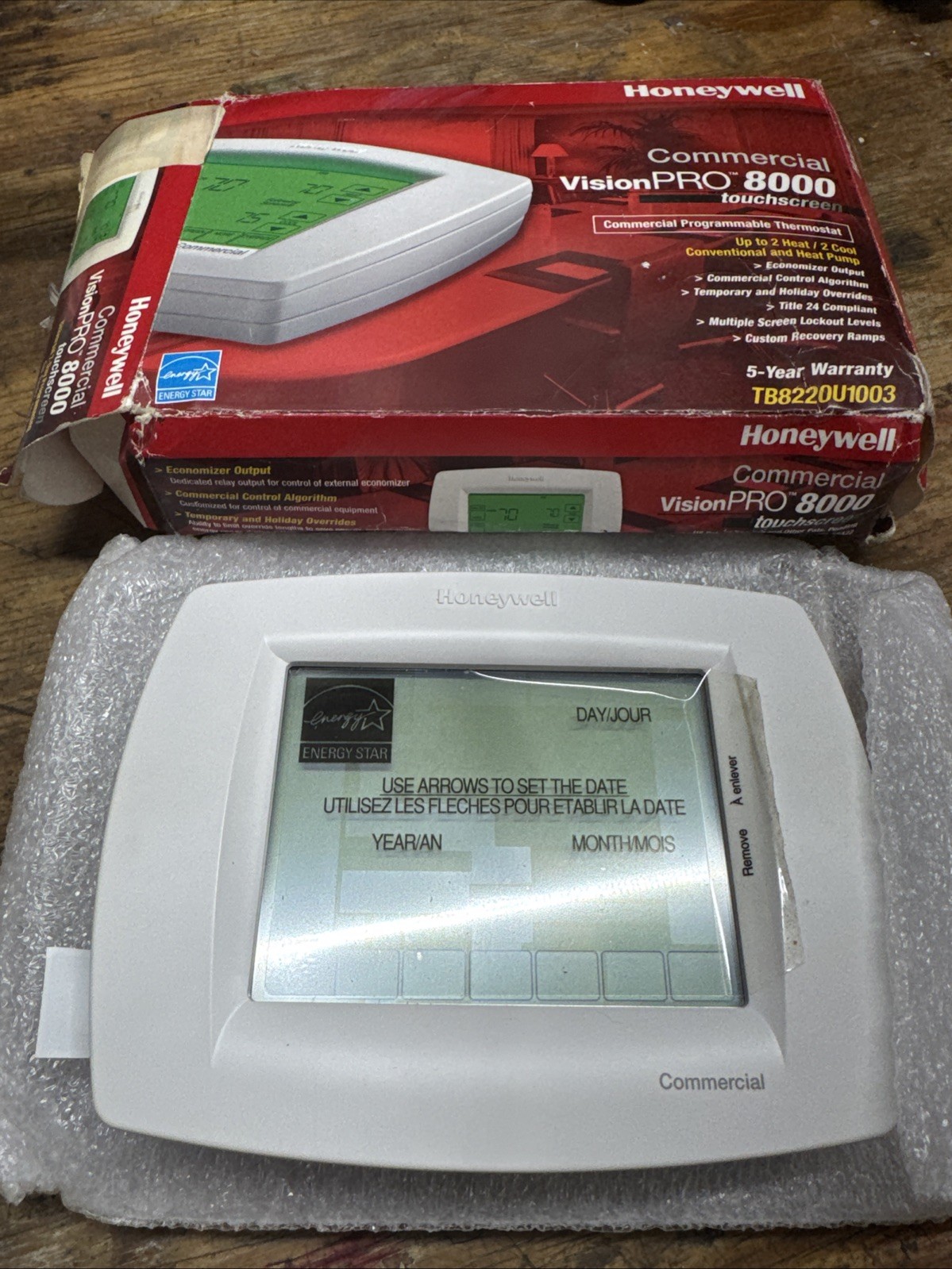 Honeywell VisionPRO 8000 Touchscreen 7-Day 2H/2C Heat Pump 24V TB8220U1003