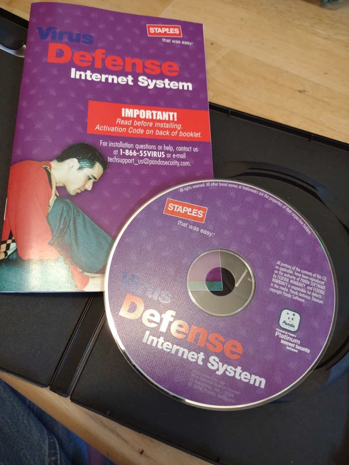 Panda Staples Virus Defense Internet System CD Antivirus Software - with key