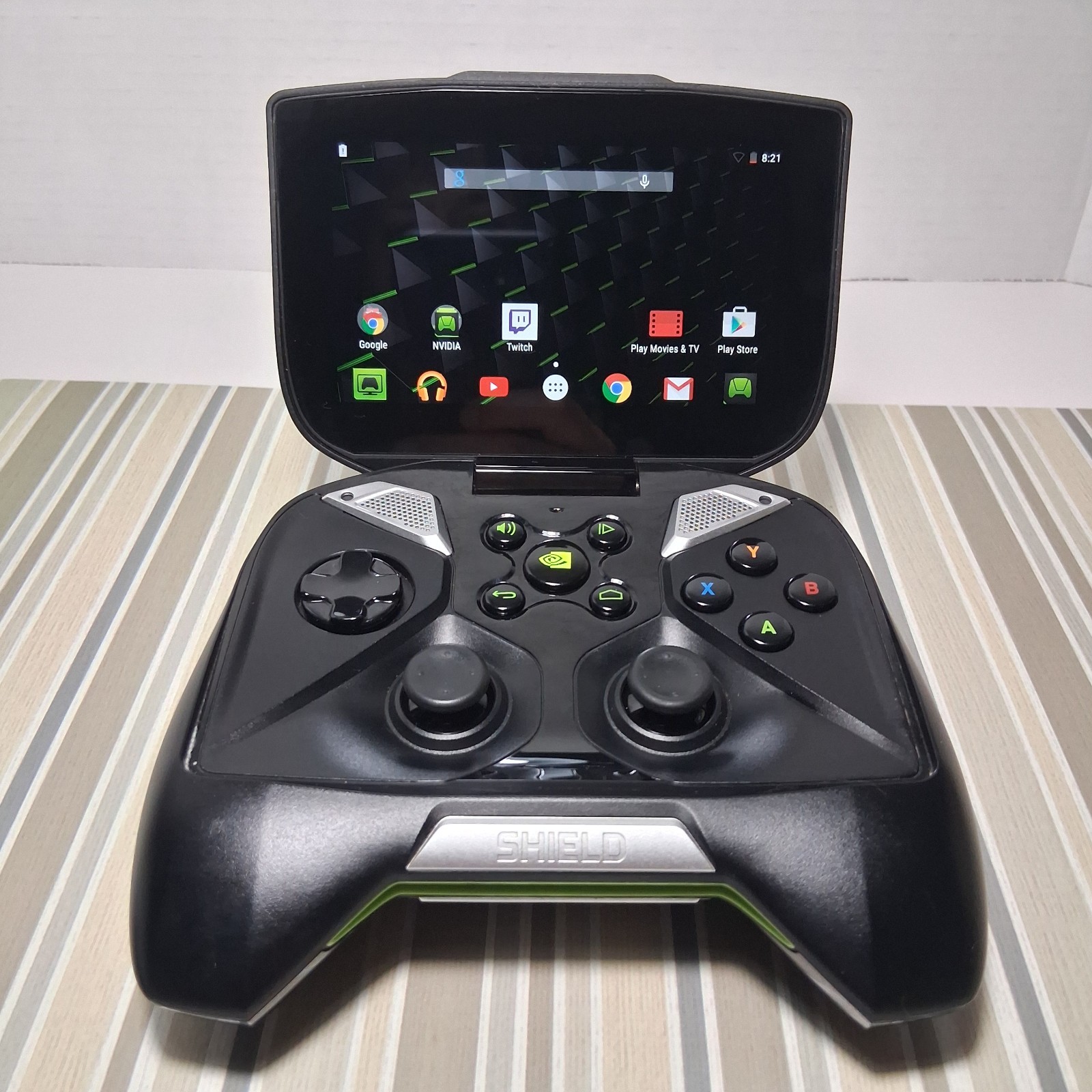 Nvidia Shield Portable Handheld Console P2450 16GB Black + 64GB MicroSD - Tested