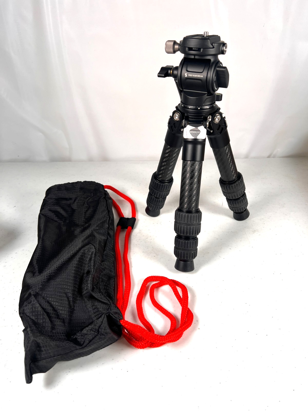 SmallRig Portable Carbon Fiber Tabletop Tripod Kit 17'' Video Head VT253C0-CH3