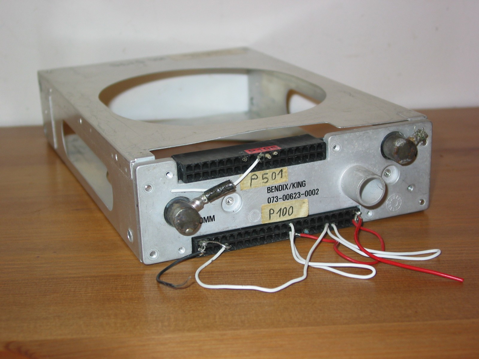BENDIX KING KX125 TRAY COMPLETE WITH BACKPLATE 2 WIRING & 2 ANTENNA CONNECTORS