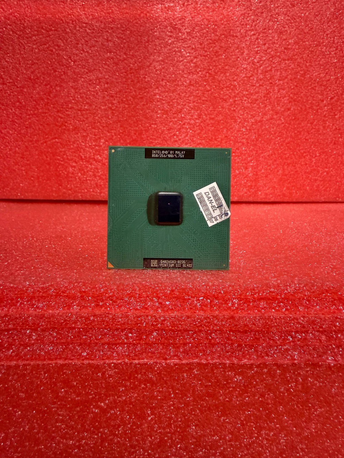Intel Pentium III SL4Z2 850mhz 256kb Cache 100mhz Vintage CPU