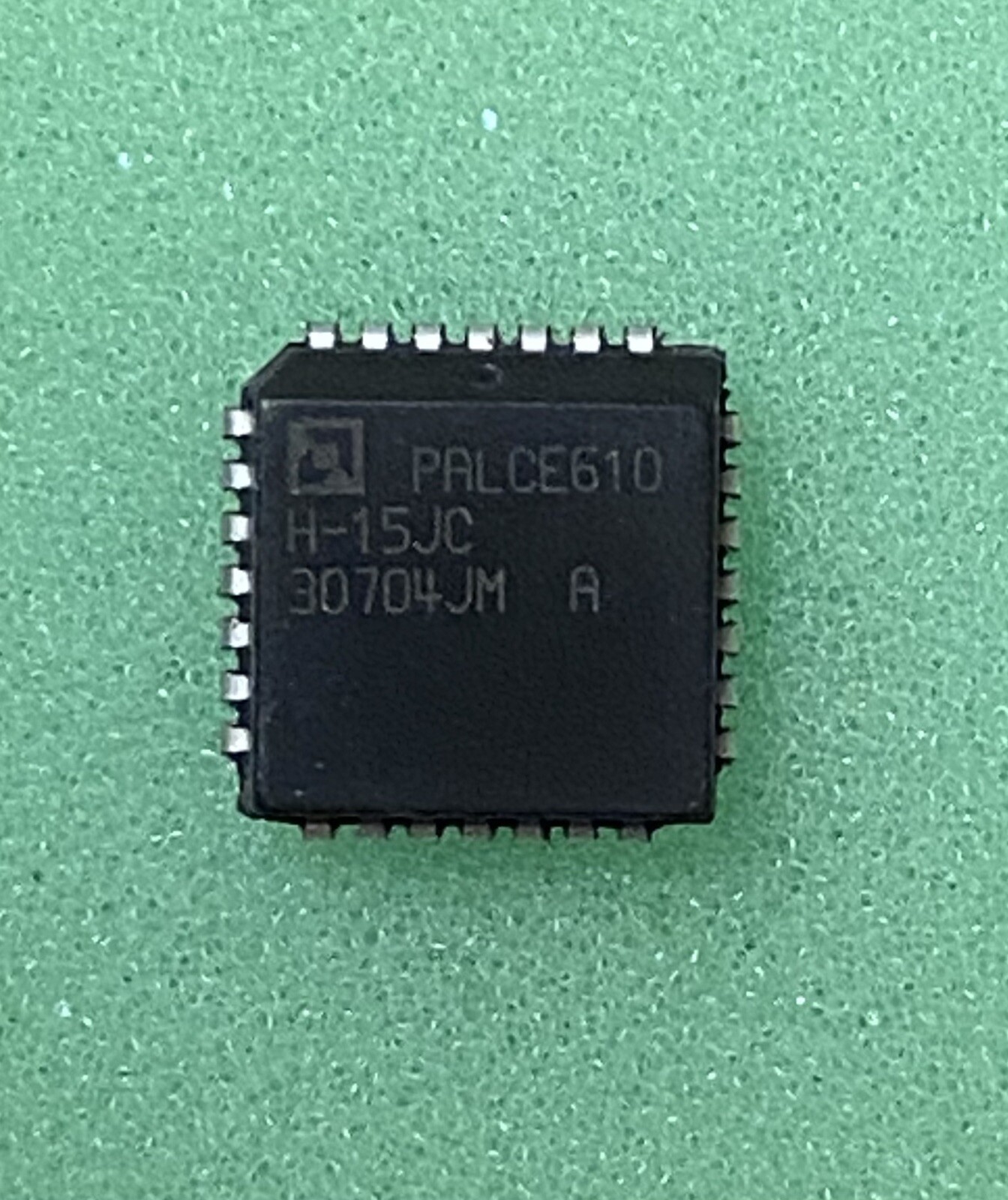 NEW PALCE 610H-15JC SPLD PAL PLCC NOS