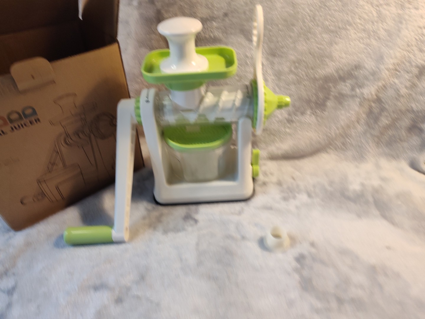Mannual Juicer, Plastic White And Green in Box
