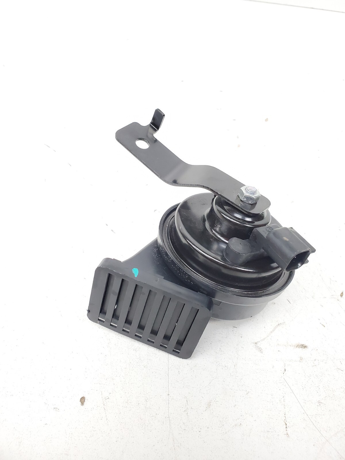 2024 CHEVROLET TRAX LEFT DRIVER SIDE LOW NOTE TONE HORN SIGNAL OEM