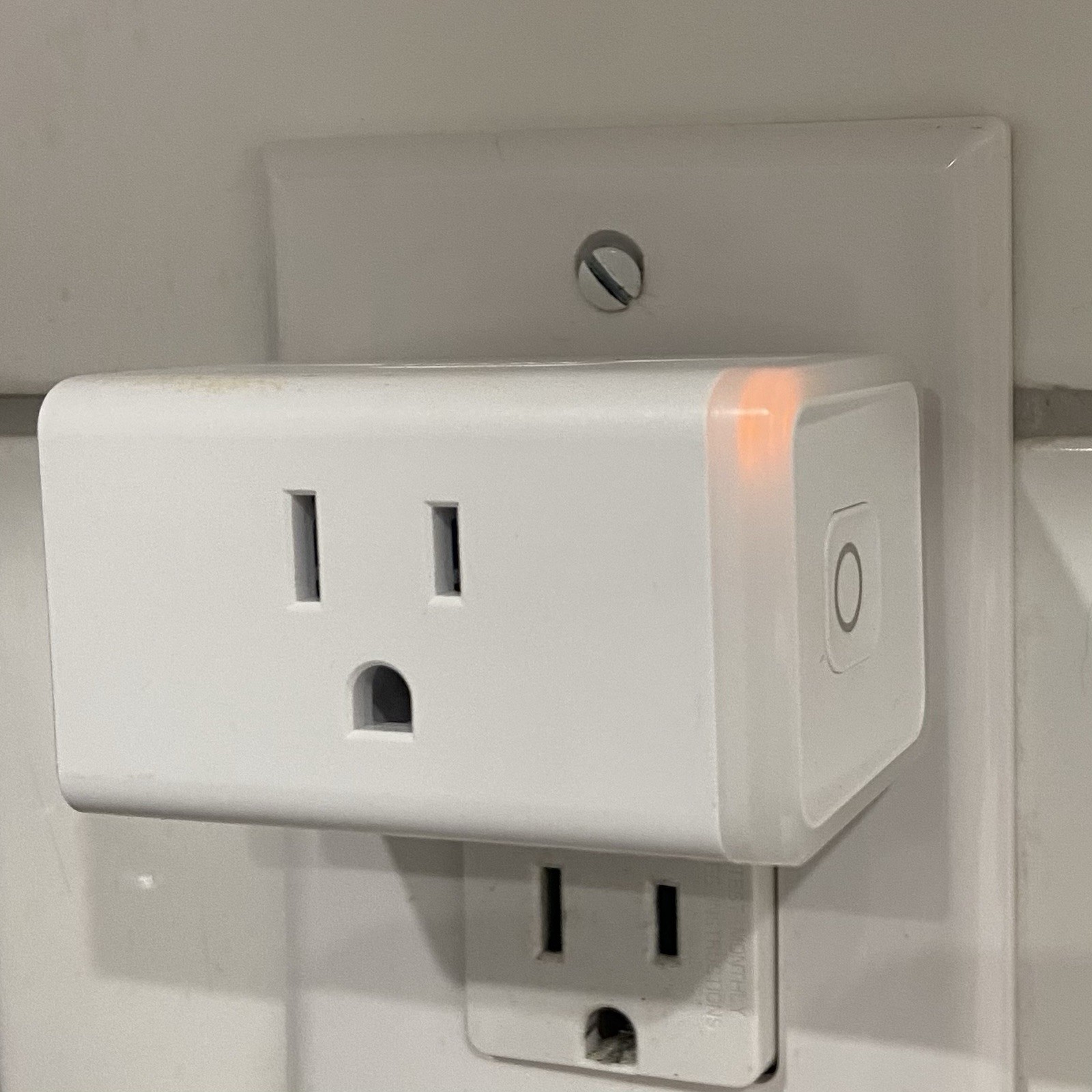 TP-Link Smart Wi-Fi Plug Mini White (HS105) - Turns On - Not Tested