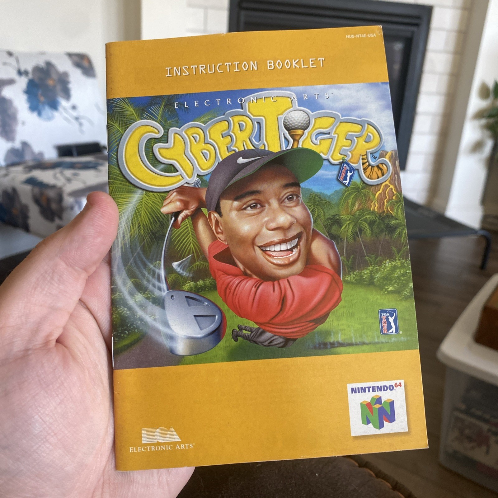 Electronic Arts Cyber Tiger Instruction Nintendo 64 Original Manual - Clean