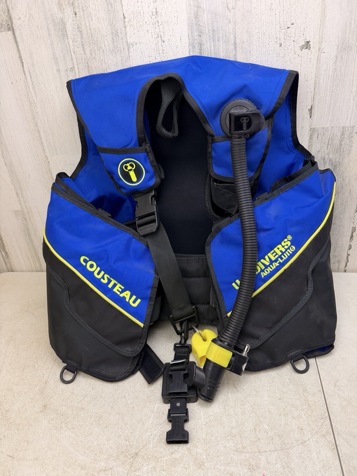 US Divers Cousteau Auqua Lung BCD Vest Medium Blue Pre-Owned Good Shape!