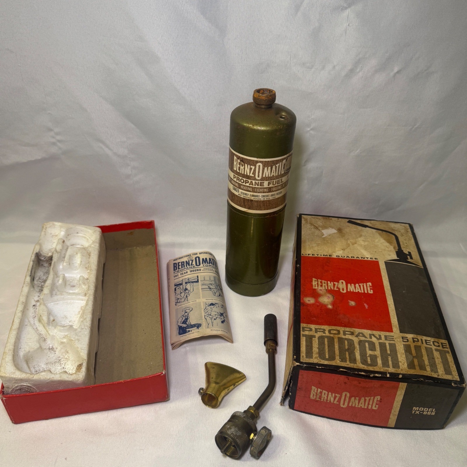 Vintage BernzOmatic TX-888 Propane 5 Piece Torch Kit Green Tank with Box Manual
