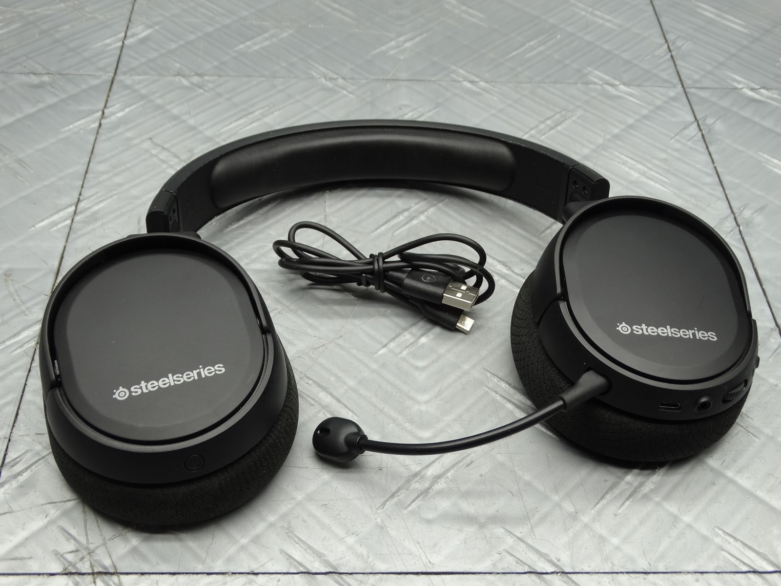 SteelSeries Arctis 1 Wireless Stereo Gaming Headset for PC Black **READ**