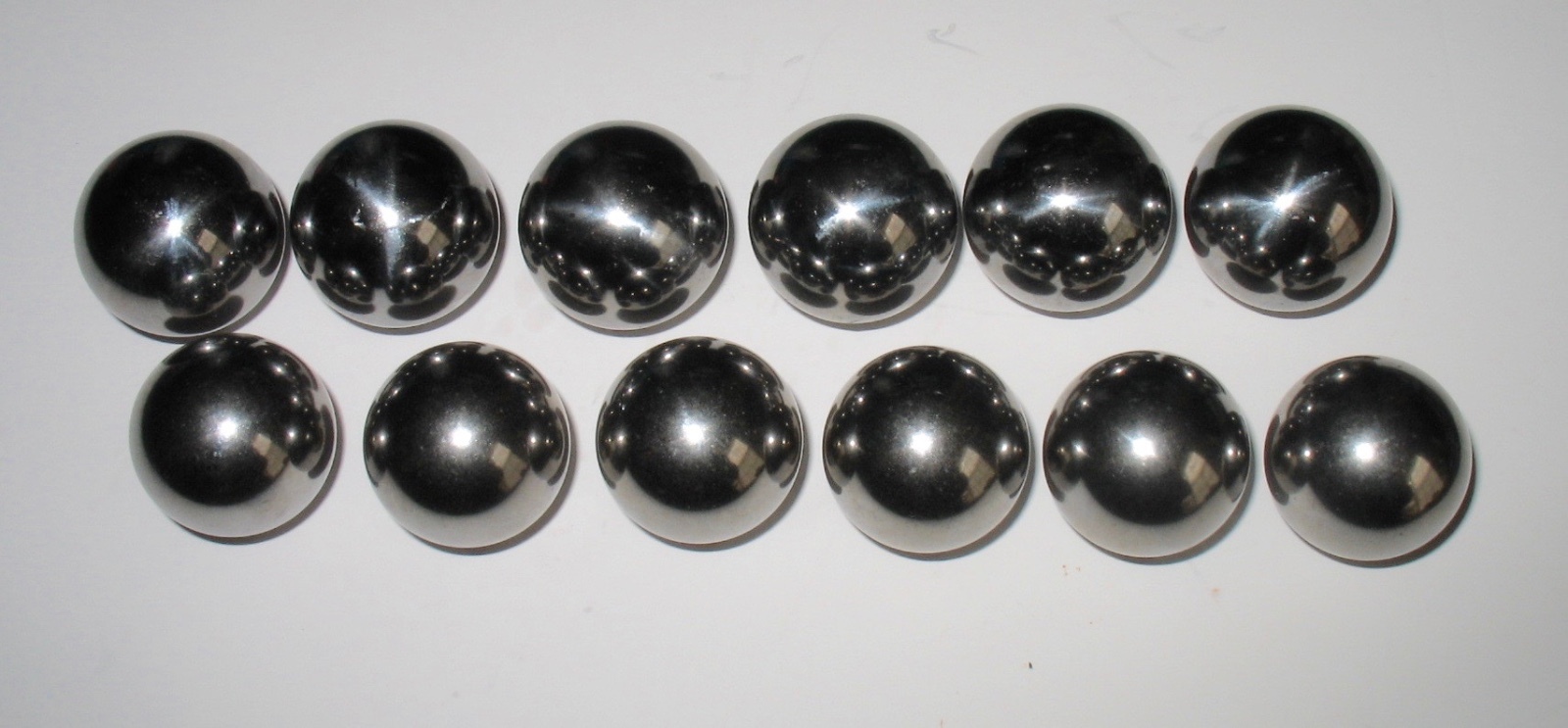 12 Balls 1-1/16 inch Hard Carbon  & 1 inch Soft Carbon Steel Cores 6 each