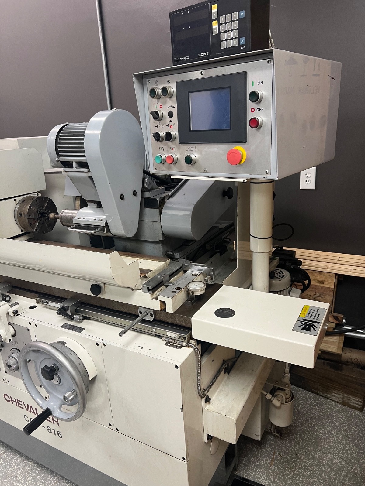 CHEVALIER CGP-816 CYLINDRICAL UNIVERSAL GRINDER
