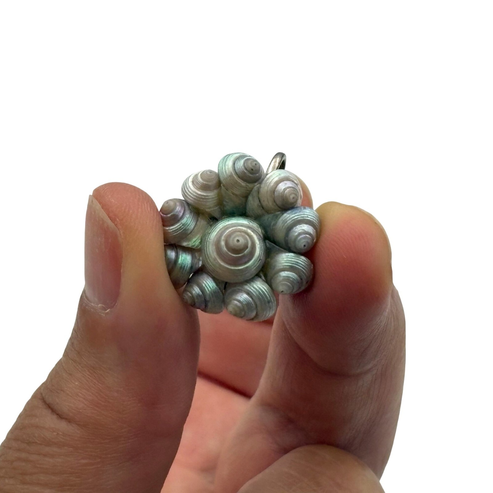 Vintage Pearlescent Cluster Round Statement Seashell Screw-Back Earrings .75"