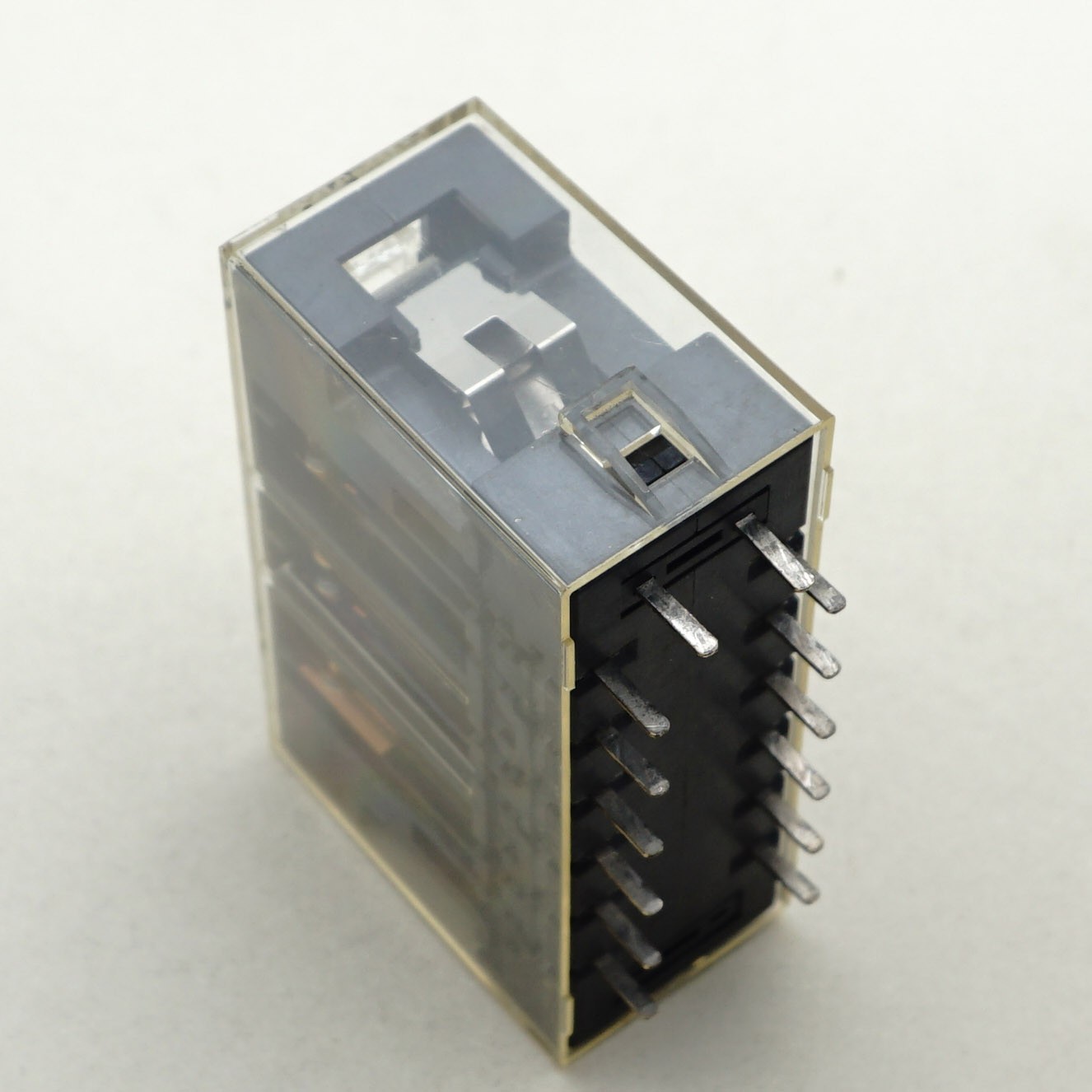G7S-4A2B-E 24VDC Omron Safety Relay 10A 14 Pins x 1PC