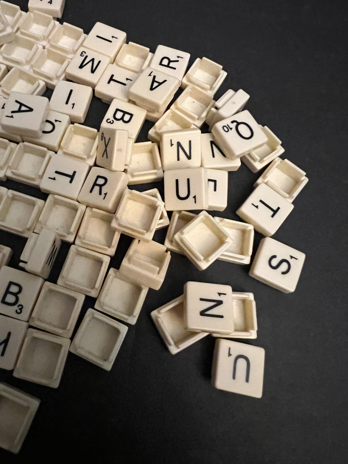 Scrabble Travel Folio Game Replacement Pieces Snap Letter Tiles 2001