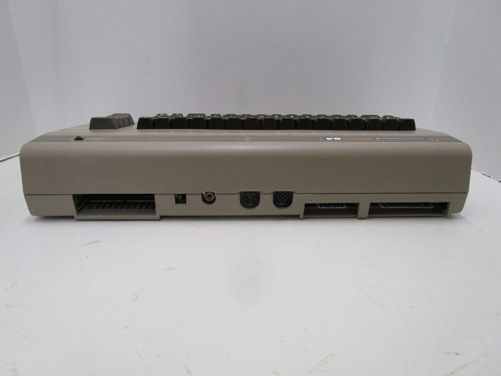 COMMODORE 64 COMPUTER 326298 HEATSINKS CERAMIC TESTED AND WORKING LOT #59