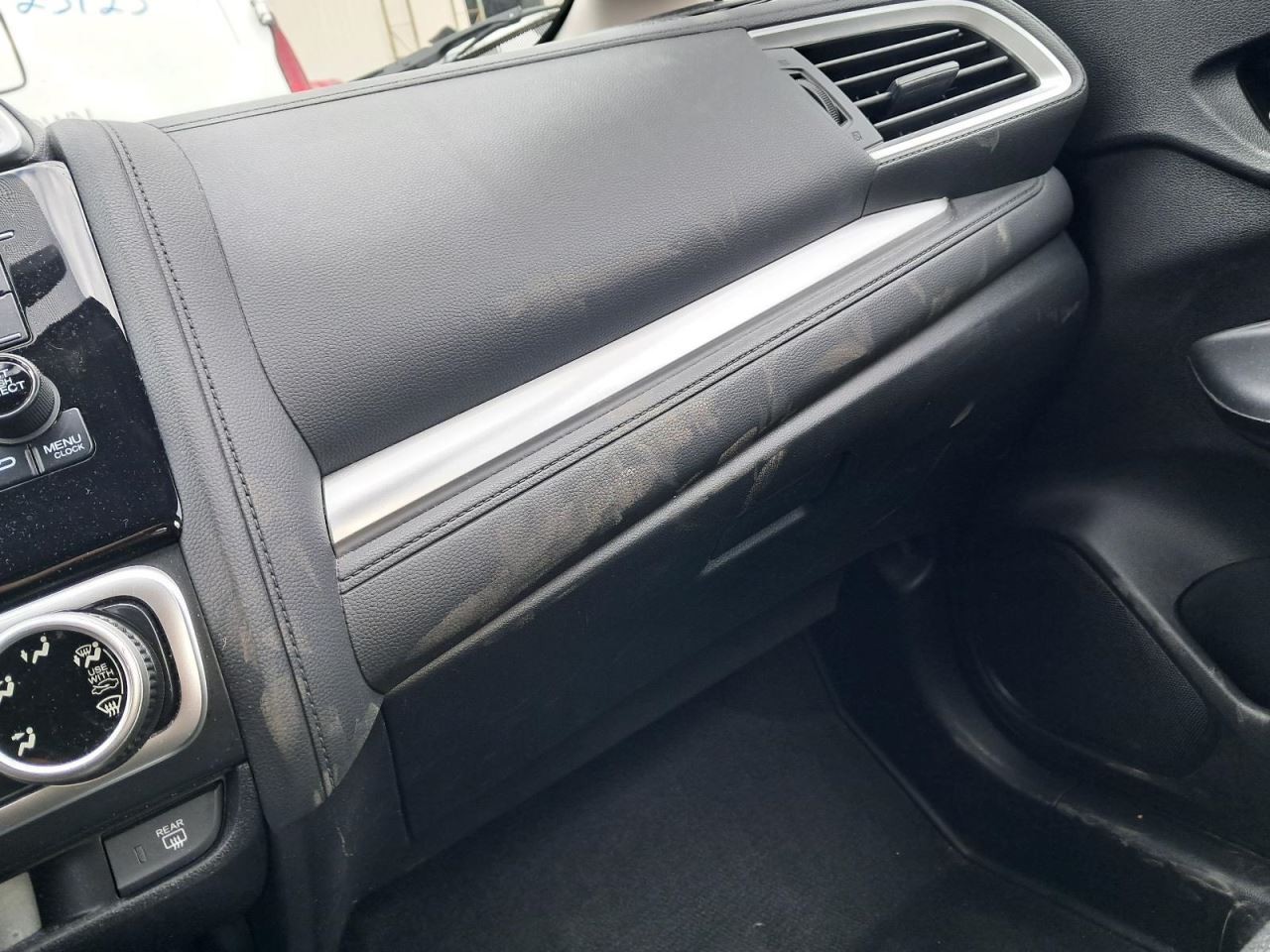 FIT       2016 Glove Box 4889536