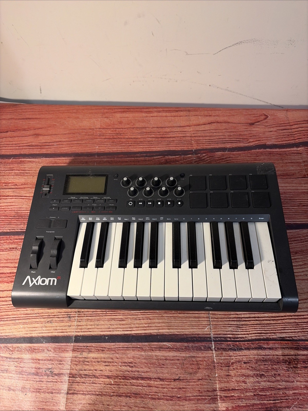 M-Audio Axiom 25 Semi-Weighted Midi/USB Keyboard Controller (Tested and working)