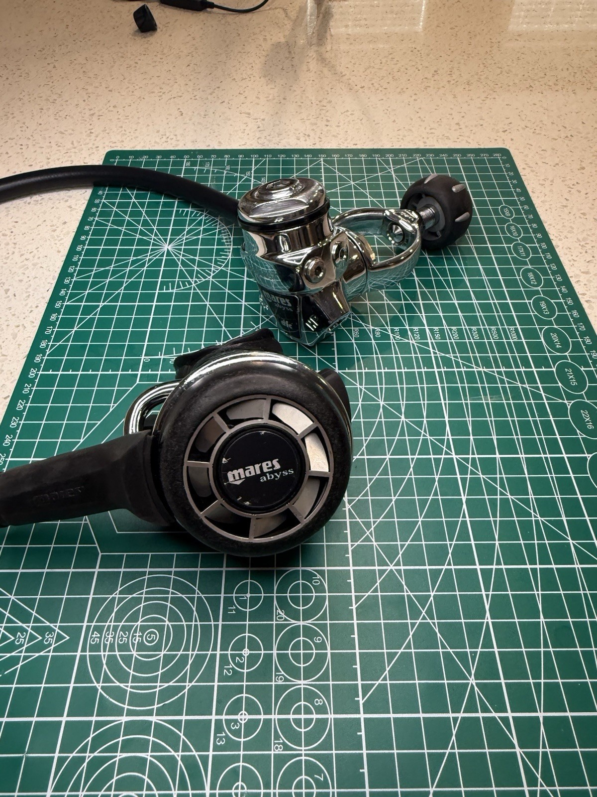 Mares MR22 Abyss DFC Scuba Diving Regulator - Yoke