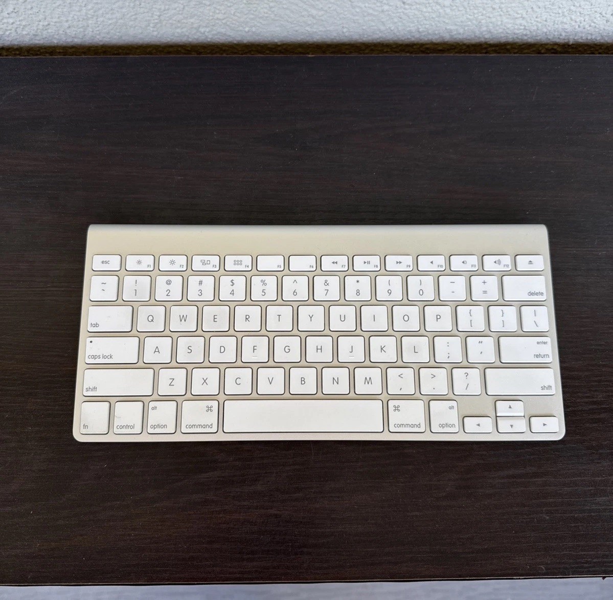 Apple Wireless Bluetooth Keyboard Model A1314 Aluminum White Tested Works