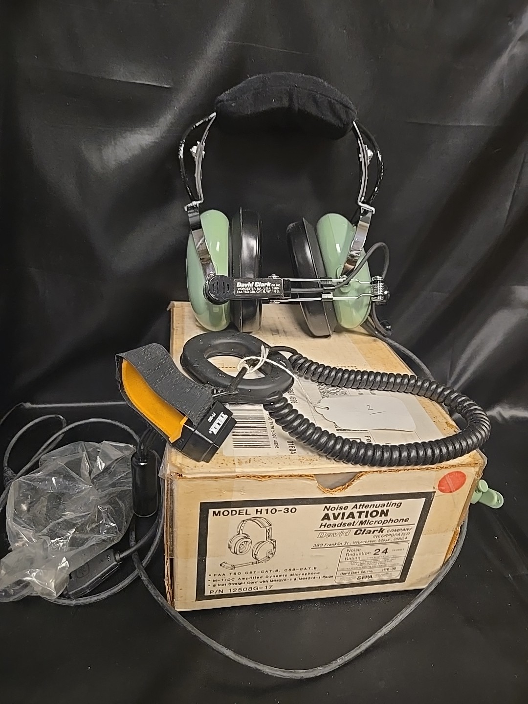 David Clark Co Noise Attenuating Aviation Headset Microphone Model H10-30 1970s