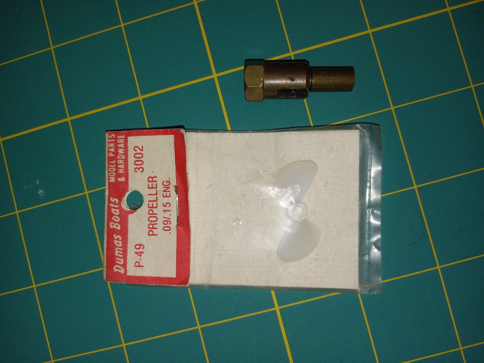 Vtg Dumas .09/.15  Propeller And 1/8" Flexshat To Engine Parts