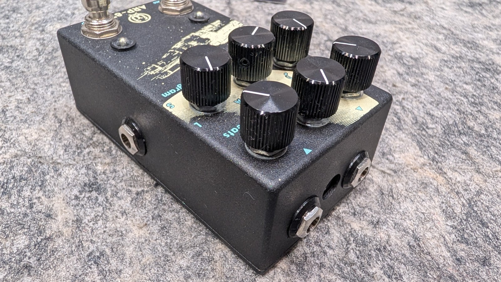 Walrus Audio ARP-87 Digital Delay/Echo Effects Pedal for Guitar & Bass Bundle