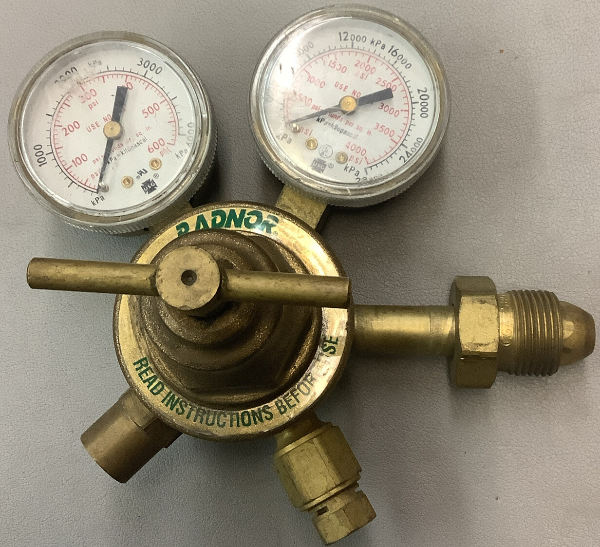 Radnor P250-500 Compressed Gas Regulator , Max 3000 PSIG (B12)