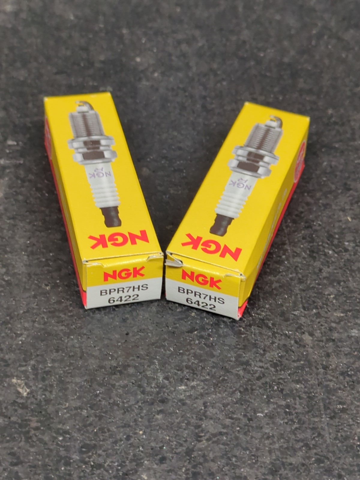 2~Genuine OEM NGK BPR7HS (6422) Spark Plug