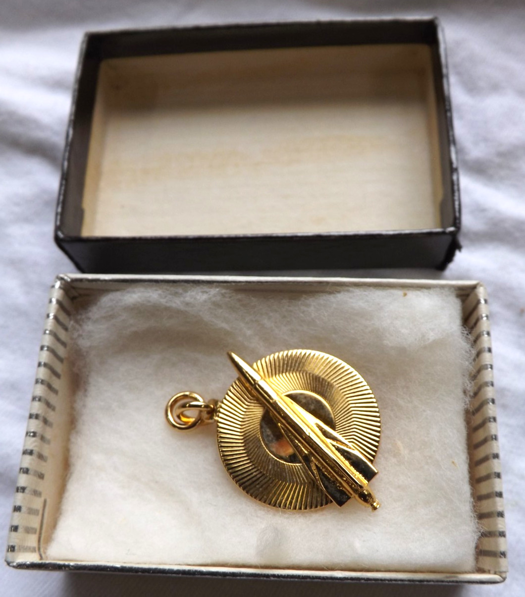 VINTAGE SPACE ROCKET PENDANT CHARM MEDALLION GOLD COLORED JEWELRY UFO JET W/ BOX