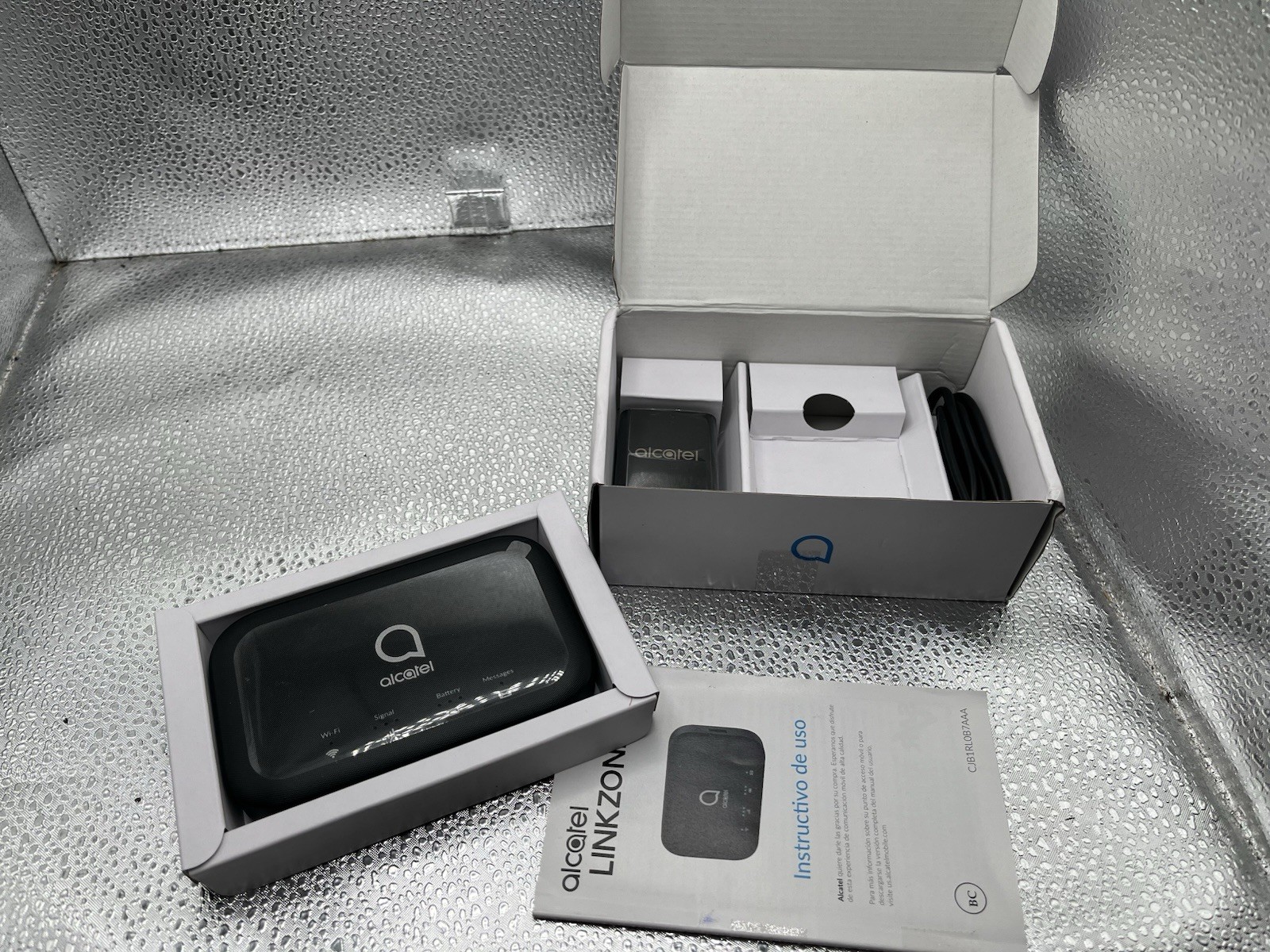 Alcatel LinkZone 2 Wifi 4G LTE Hotspot w/ Charger USB C & Battery In Open Box