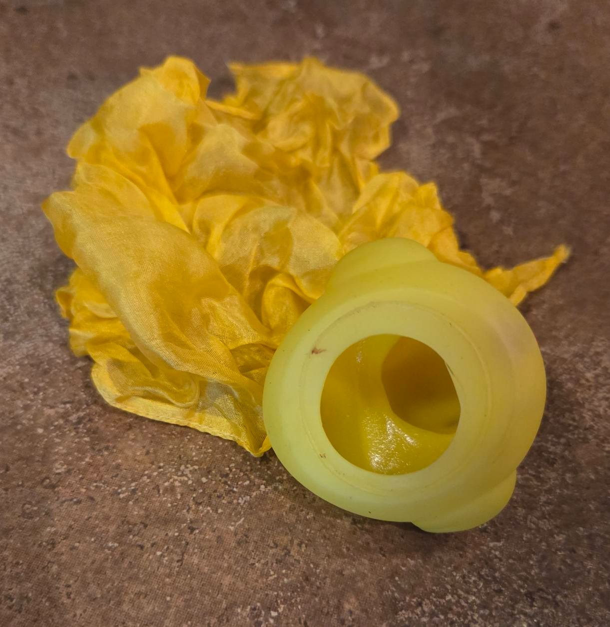 Duck and Silk Magic Mentalism Tricks