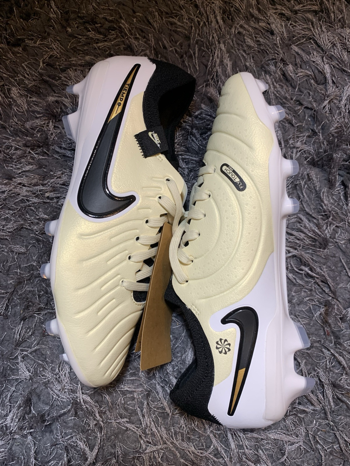 Nike Mens 5.5 Tiempo Legend 10 Pro Firm Ground Soccer Cleats Lemonade DV4333-700
