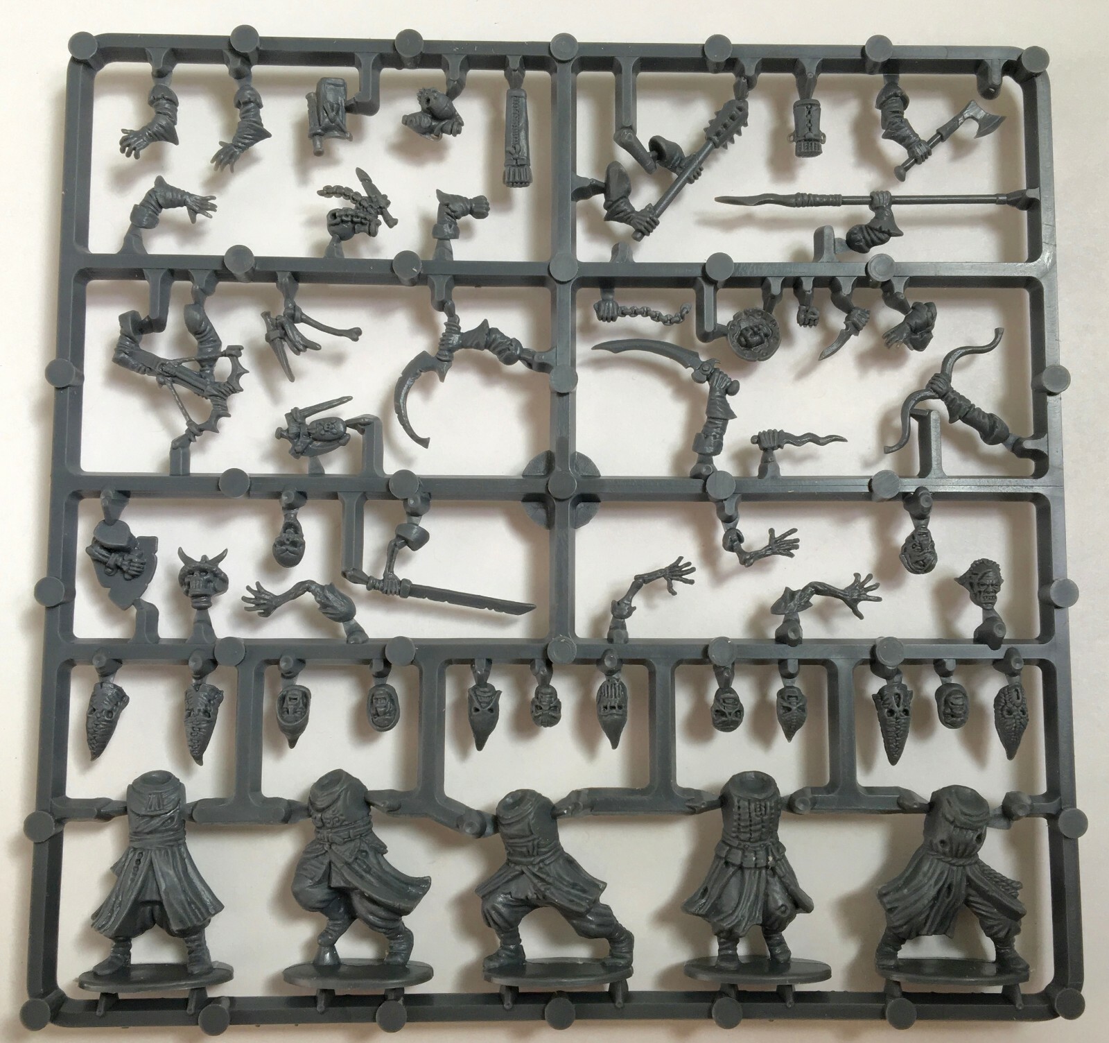 Frostgrave Cultists 28mm New • One Sprue • 5 Miniatures • Osprey Northstar