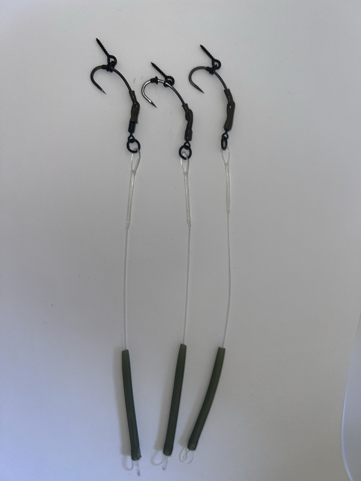 3 x PRE MADE RONNIE RIGS SIZE 4 BARBLESS CURVE SHANK 5.5” 20lb BOOM