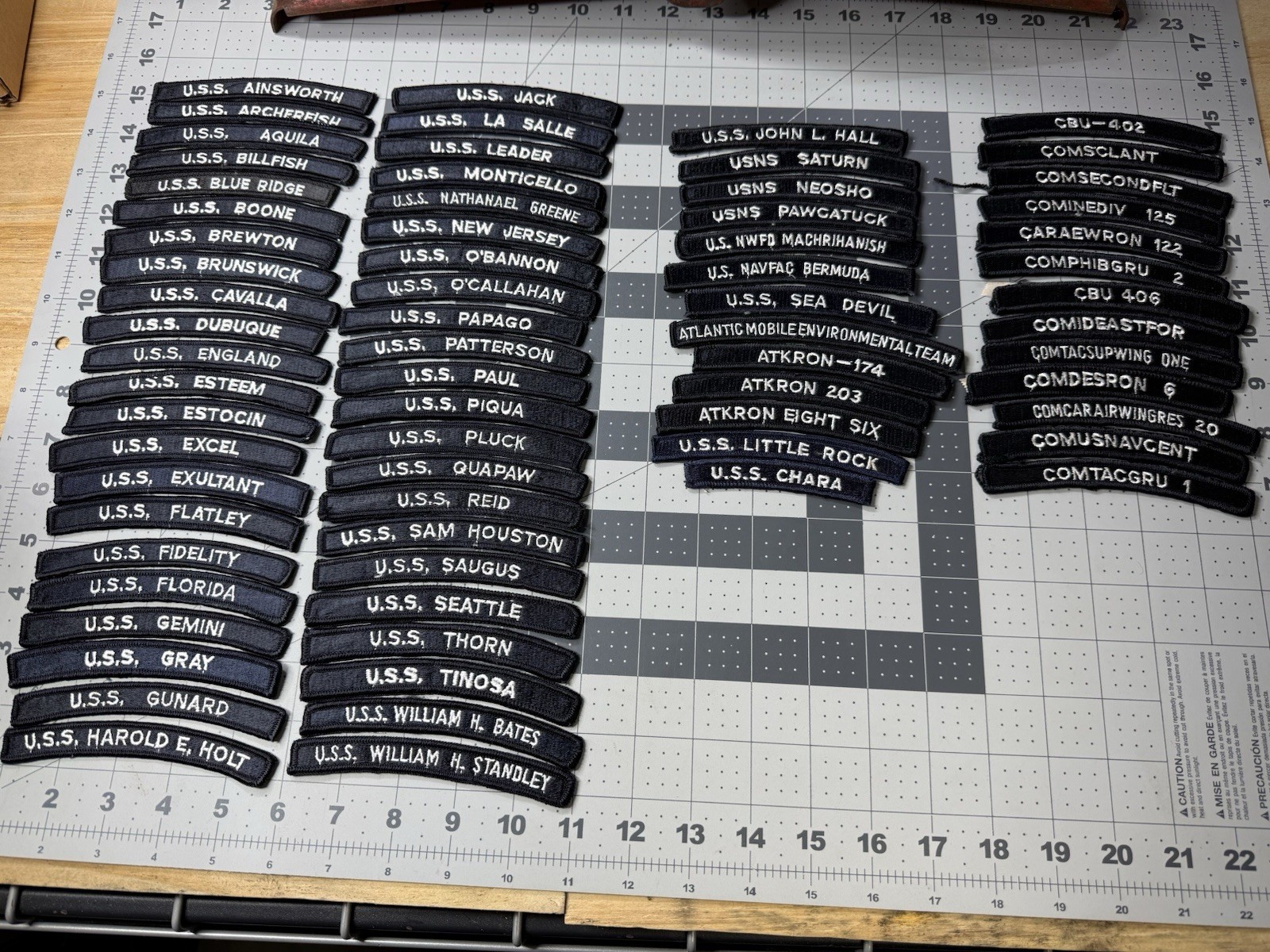US Navy Ship & Unit Name Rocker Patches Lot USS USNS COM lot 70 Militaria R2