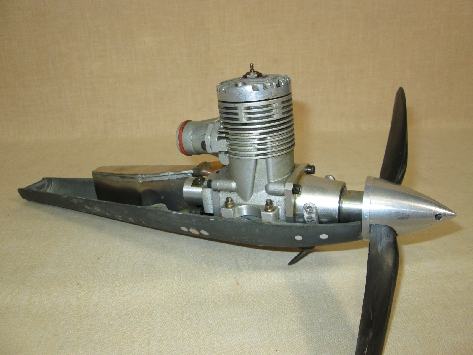 MINT - CLASS D SPEED CONTROL LINE with K & B .67 RACING ENGINE - IMMACULATE !